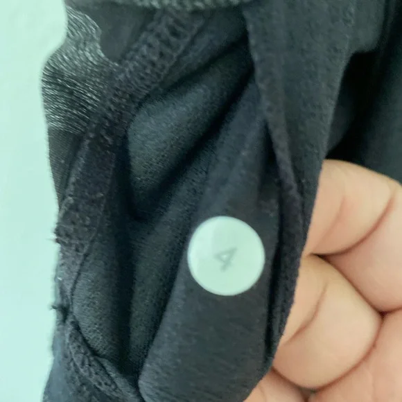 Lululemon work out tank with built-in bra - Picture 4 of 6